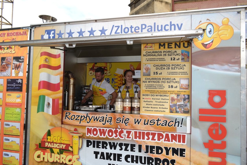 Pysznie jedzenie wabi zapachem na rynek w Mysłowicach