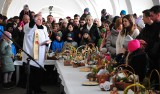 Święcenie pokarmów na podcieniach krośnieńskiego Rynku. Na spotkanie zaprosili prezydent Krosna i Unia Przedsiębiorczych [ZDJĘCIA]