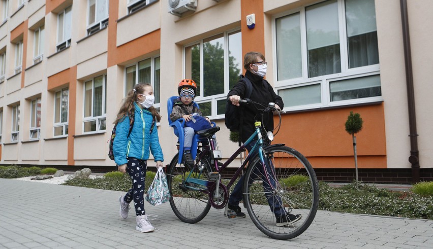 Pierwszy dzień w szkole po zniesieniu obostrzeń w Rzeszowie.