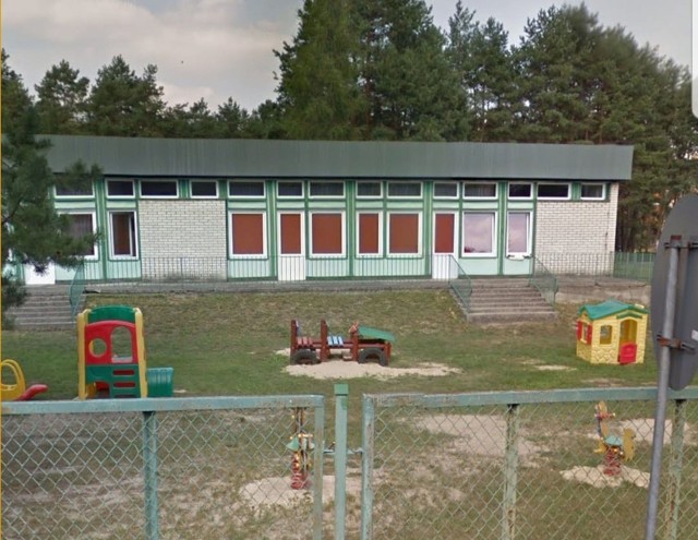 Publiczne Przedszkole numer 3 z Oddziałami Integracyjnymi w Kozienicach mieści się w niedużym budynku przy ulicy Głowaczowskiej.