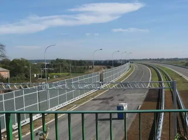 Budowa odcinka A4 Rzeszów-Jarosław  jest mocno opóźniona. Autostrada miała być gotowa przed Euro 2012.