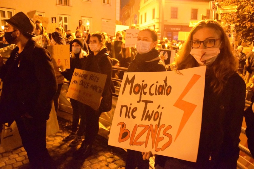 Wtorkowy Strajk Kobiet w Bielsku-Białej zgromadził więcej...