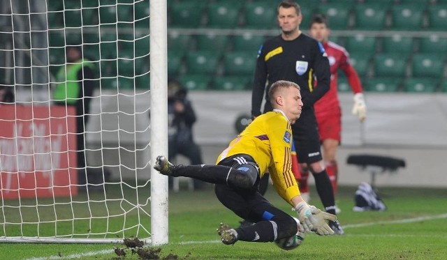 Jakub Wrąbel w ostatnim meczu z Pogonią Szczecin należał do najlepszych na boisku.