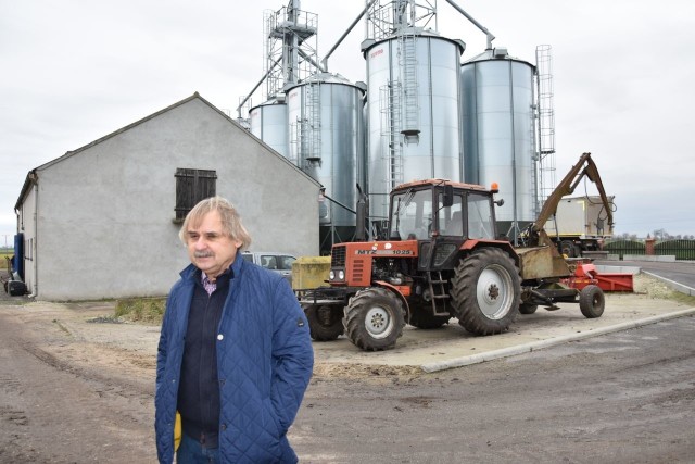 Paweł Barczak jest znanym społecznikiem - zastępcą przewodniczącego Rady Wojewódzkiej NSZZ Rolników „Solidarność”, delegatem Izby Rolniczej do Rady Powiatu. Przez wiele lat walczył o to, by państwowa ziemia trafiała przede wszystkim na powiększanie rodzinnych gospodarstw