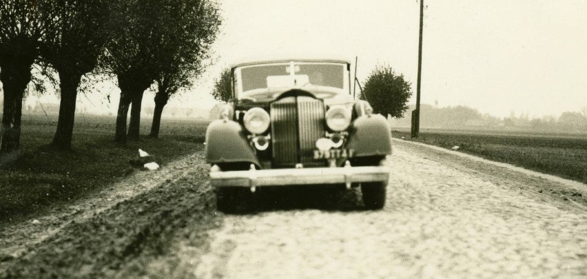 Packard Louise Arner Boyd na polskiej drodze