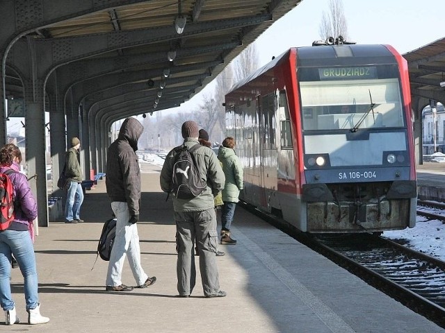 Na razie do Grudziądza kursują wyłącznie pociągi spalinowe