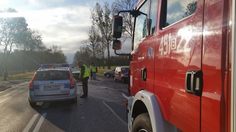 Wypadek: Dziękonie. Fiesta uderzyła w tico. 22-latek ranny (zdjęcia)