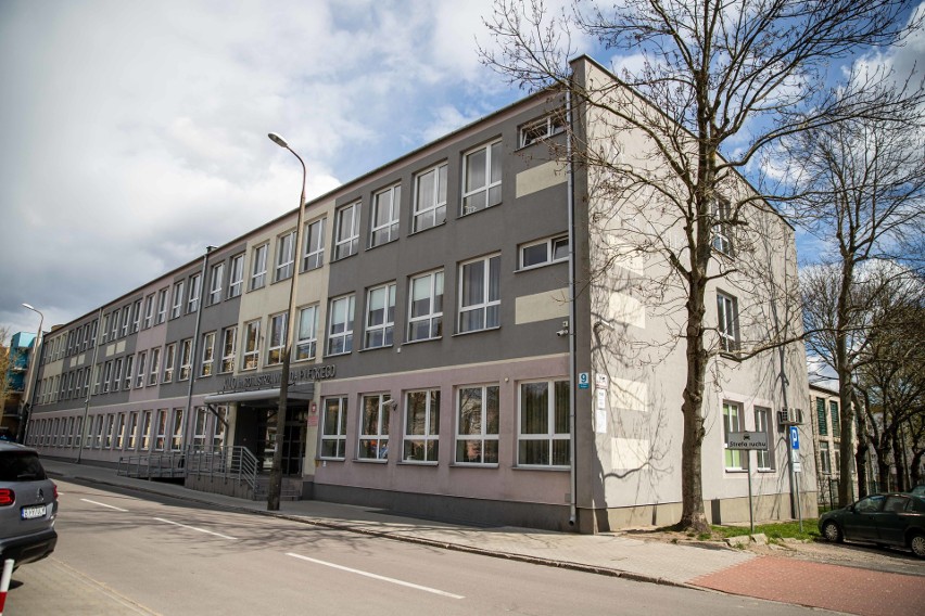 Będzie nowa hala w XI LO w Białymstoku. Szkoła otrzyma na nią prawie 4 mln zł dotacji