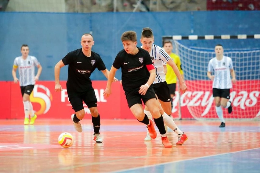 Futsal. Tech-Project Jarosław i Pogoń Sokół Lubaczów na fazie grupowej zakończyły udział w Mistrzostwach Polski do lat 18 w futsalu