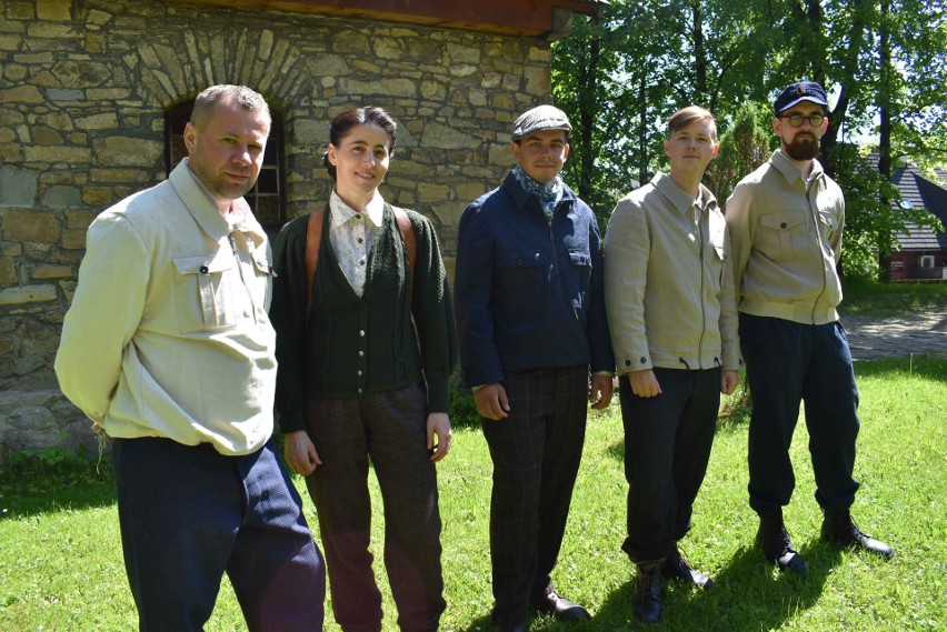 Członkowie Stowarzyszenie Grupa Historyczna  „Zgrupowanie...