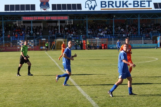 Zespół Termaliki Bruk-Betu (w pomarańczowych strojach) pokonał drużynę ŁKS Łódź 3:1