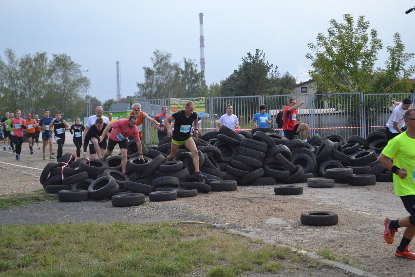 City Cross Częstochowa: 230 biegaczy na trasie miejskiego katorżnika [ZDJĘCIA]