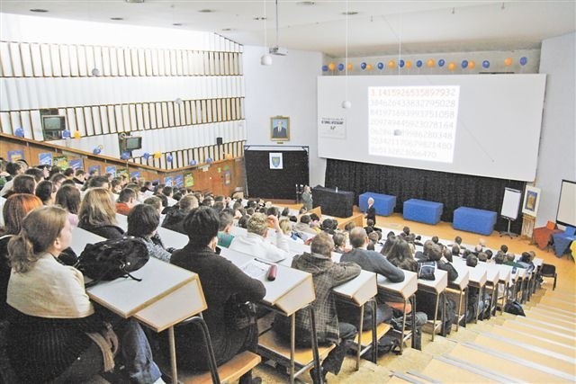 Na Uniwersytecie Śląskim wciąż jest kilkaset wolnych miejsc dla nowych studentów. (fot. archiwum)