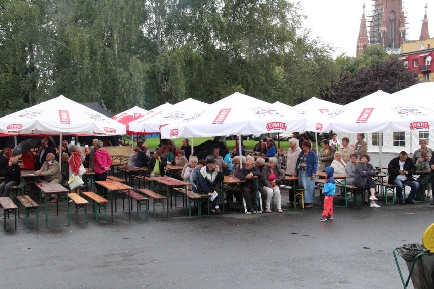 Miejskie dożynki odbywają się w niedzielę w Dąbrowie...