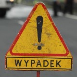 Wypadek w Nowej Soli. Renault uderzyło w drzewo