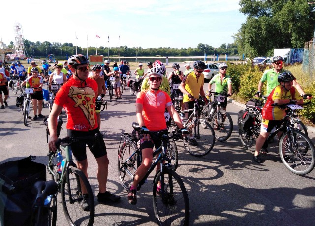 Podczas dwudniowej Jakubowej Sztafety Rowerowej z Torunia przez Mogilno do Brześcia Kujawskiego cykliści mieli do pokonania prawie 200 kilometrów.