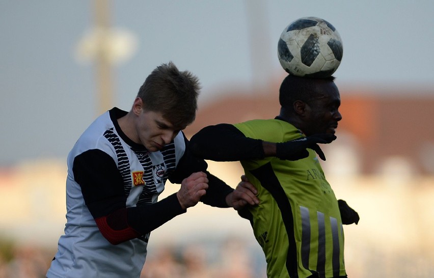 Czarni Jasło ograli MKS Arłamów Ustrzyki Dolne 2:1 i zimę...