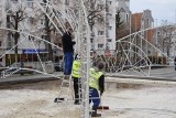 Zielona Góra. "Pająk" już powoli jest rozstawiany. To znak, że święta coraz bliżej. Jak oceniacie ozdoby świąteczne w mieście? [ZDJĘCIE]