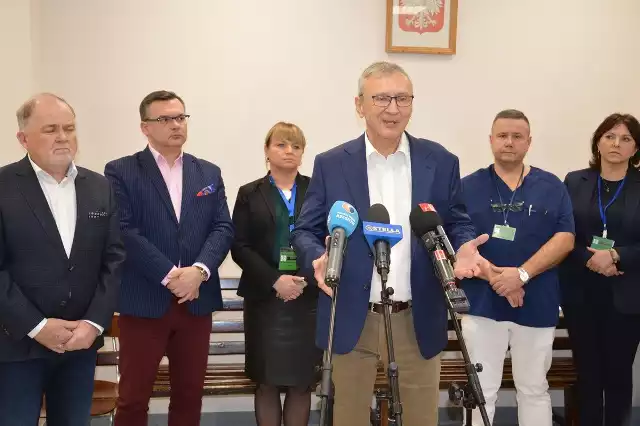 Profesor Andrzej Jaroszyński, który pomógł stworzyć i zorganizować Ośrodek Dializ Otrzewnowych w szpitalu w Stalowej Woli, odpiera nieżyczliwe oceny. Więcej na kolejnych zdjęciach