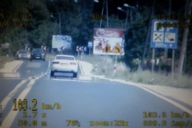 Na drodze w Moskorzewie, gdzie wolno jechać maksymalnie 50 kilometrów na godzinę, mężczyzna z Sosnowca miał na liczniku auta 103 kilometry.