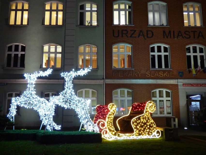 Ozdoby świąteczne pojawiły się w Piekarach Śląskich. Zobacz...