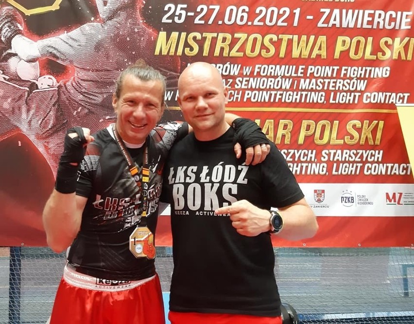 Cztery medale mistrzostw Polski kickbokserów ŁKS Łódź Boks. Zdjęcia