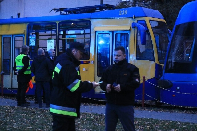 Do zdarzenia doszło u zbiegu ulic Podgórnej i Kościuszki w Toruniu. 19 osób zostało poszkodowanych.