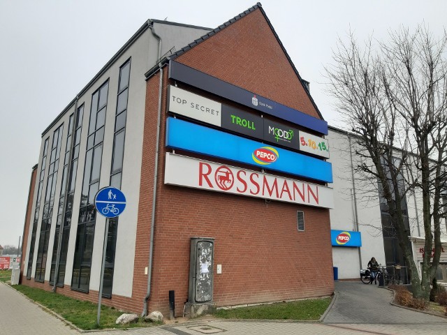 Nowe Stare Kino - centrum handlowe w Oleśnie