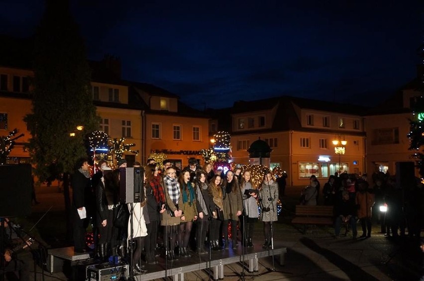 Kolędowanie na Rynku w Żorach wraz z chórem Voce Segreto