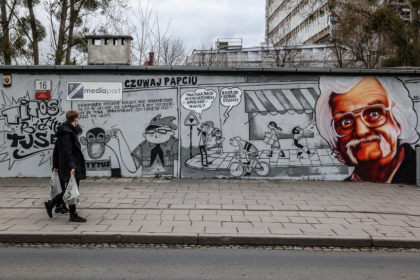 W Gdańsku powstał mural upamiętniający Papcia Chmiela i jego...
