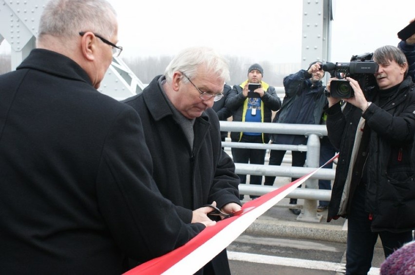 Most żelazny w Koninie otwarty z miesięcznym poślizgiem