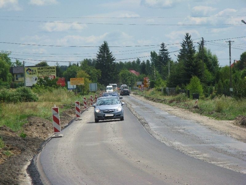 Prace drogowe na trasie Staszów – Połaniec od strony...