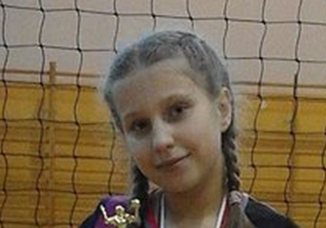 Ma 9 lat. Najlepsza zawodniczka jesiennego turnieju „trójek” podczas zawodów Świętokrzyskie Volley Cup w podkoneckim Fałkowie. Usportowiona dziewczyna, jedna z nadziei żeńskiej siatkówki w Skarżysku.