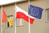 Flaga Unii Europejskiej już powiewa przed Urzędem Miasta w Stalowej Woli