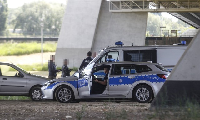 WIĘCEJ INFORMACJI: Zwłoki kobiety w Wisłoku w Rzeszowie. W okolicach Mostu Mazowieckiego strażacy wyłowili ciało