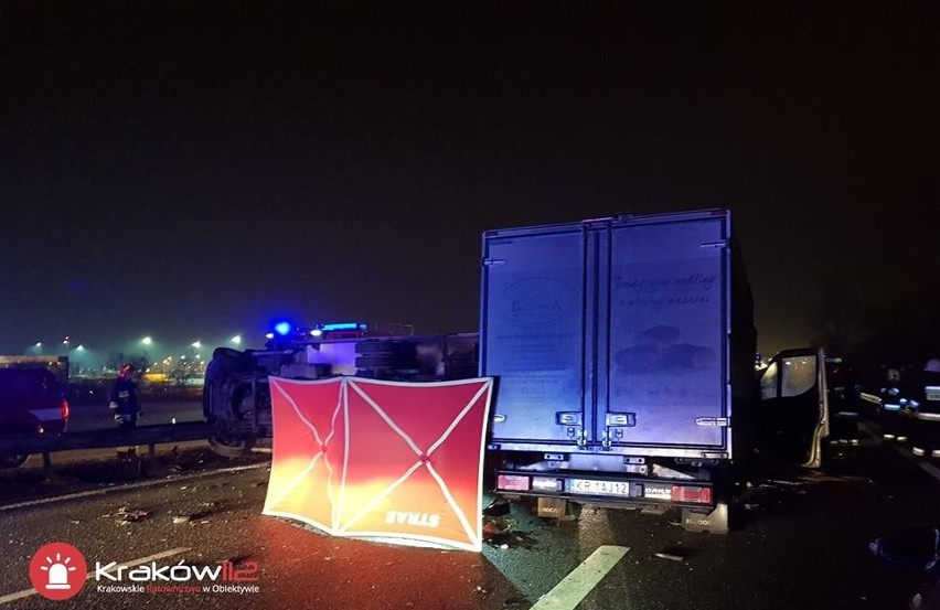 Tragiczny wypadek na autostradowej obwodnicy Krakowa. Nie żyje jedna osoba