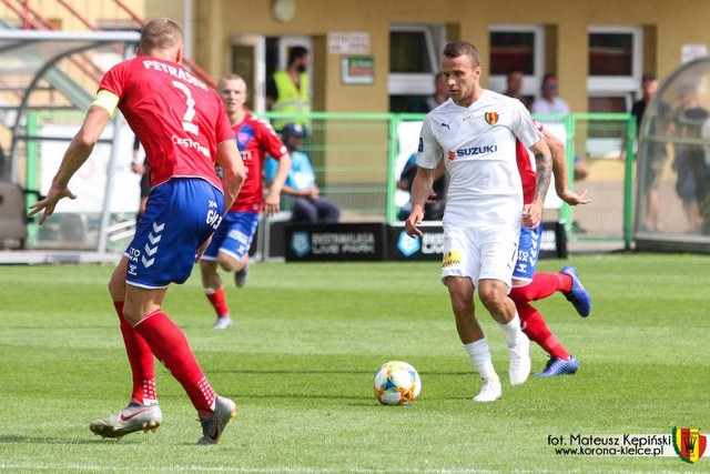 Marcin Cebula i jego koledzy z Korony pokonali Raków Częstochowa 1:0 na inaugurację ekstraklasy.