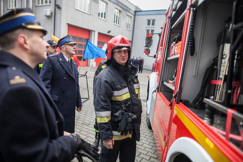 Straż pożarna w Łodzi dostała dwa nowe samochody [ZDJĘCIA]