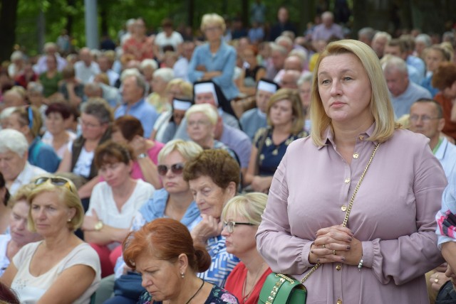 Tłumy wiernych na obchodach Dni Kalwaryjskich na Górze Św. Anny.