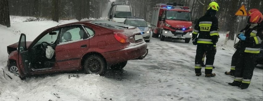 Wypadek w Myszyńcu, na DK 53. 8.02.2021. Zdjęcia