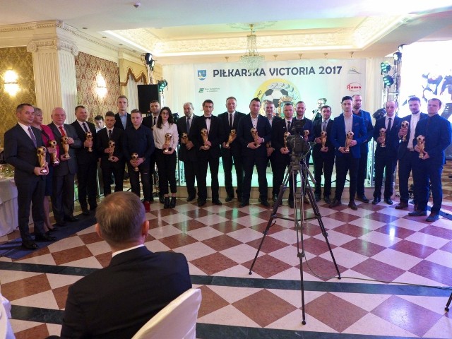 W gościnnych progach Hotelu Jaśminowy Dwór w Rokietnicy nagrodzono piłkarzy, działaczy, trenerów i samorządowców.