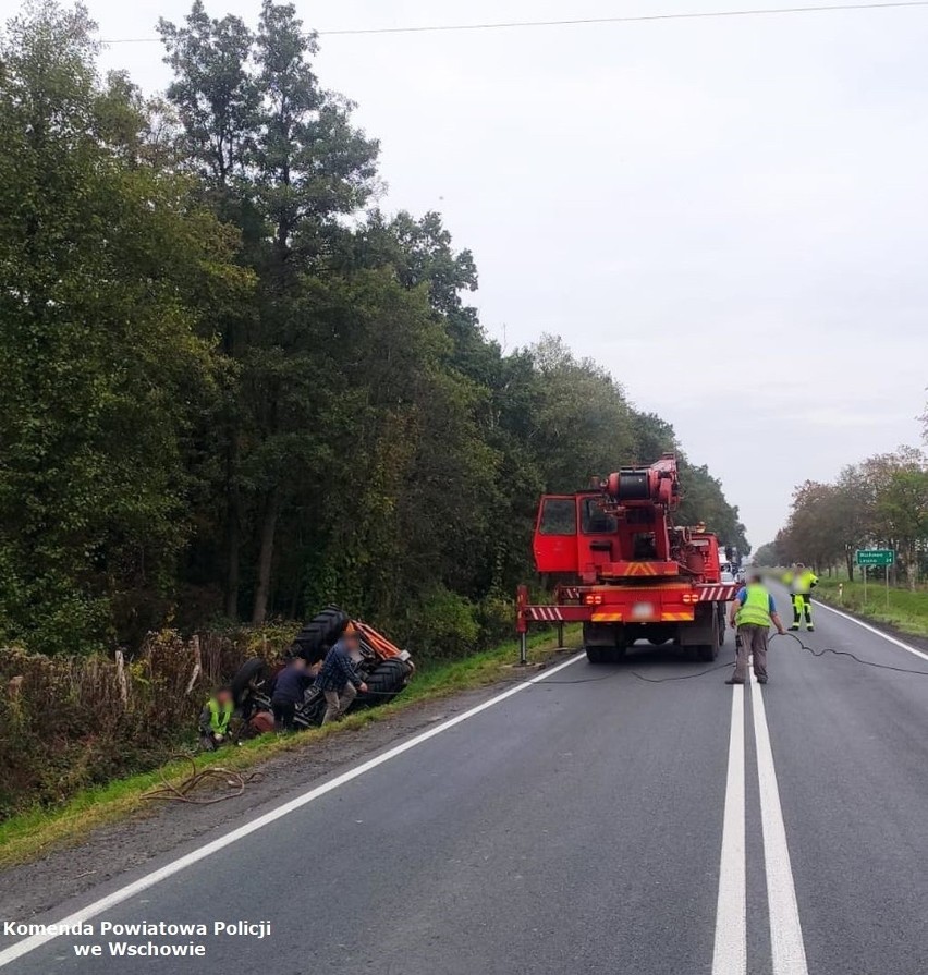 - Kierowca ciągnika oświadczył policjantom, że wykonywał...