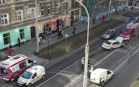Wrocław: Wypadek na Pomorskiej. Utrudnienia dla pasażerów MPK
