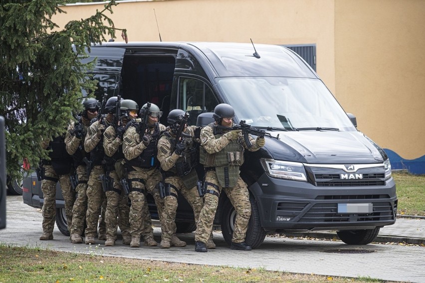 Terroryści zaatakowali ujęcie wody pitnej w Małej Nieszawce....