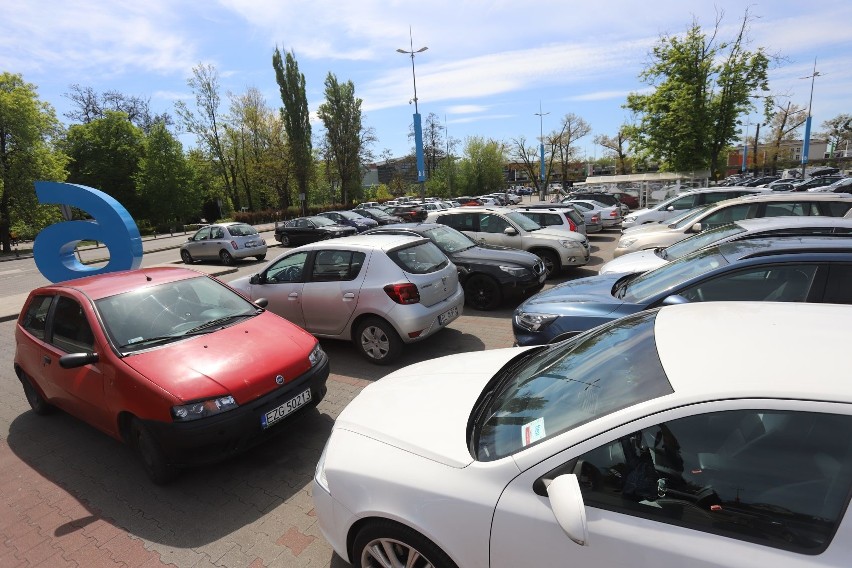 Łodzianie na zakupach w Manufakturze. Zobacz, ile osób zawitało dziś do tego popularnego centrum handlowego. ZDJĘCIA