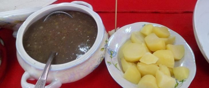 Kiszczok - zawiesista zupa przygotowywana z gotowanych...
