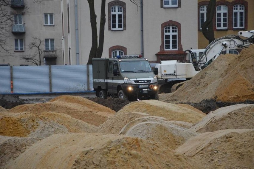 Niewybuch na budowie marketu. Ewakuacja setek mieszkańców! [ZDJĘCIA]