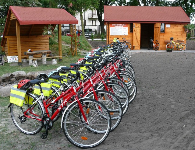 W Powiatowym Centrum Kulturalno-Rekreacyjnym we Włoszczowie można wypożyczyć rower na rajd po gminie Włoszczowa.