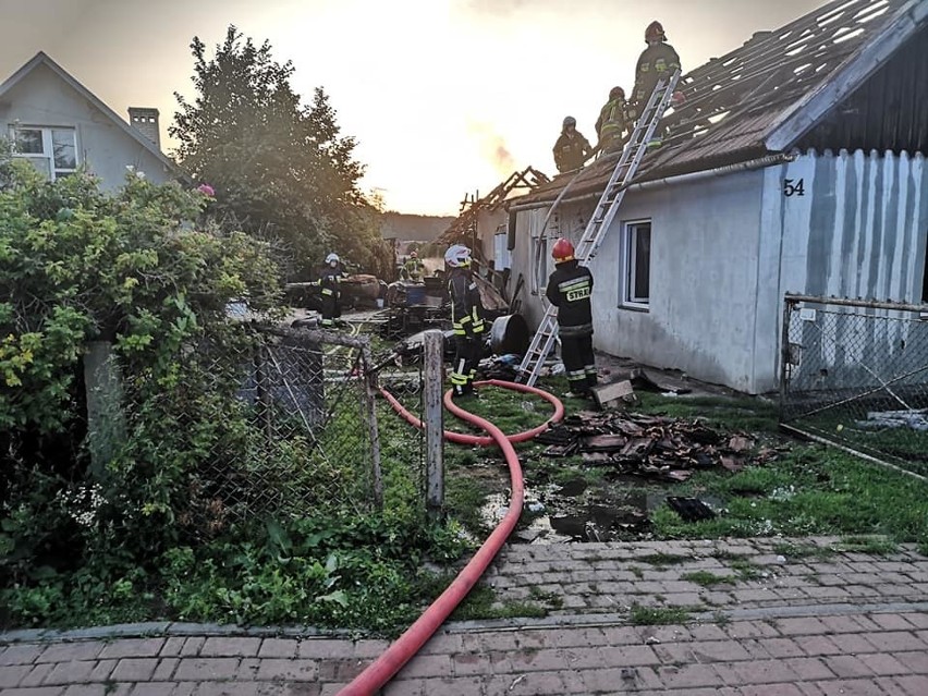 Barcice. Pożar budynku mieszkalnego. Ewakuowano mieszkańców posesji posesji. Aktualizacja