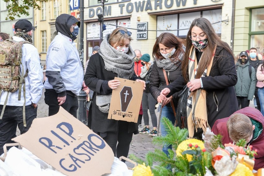 Listopadowy protest branży gastro w Toruniu